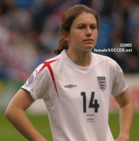 euro2005_england_v_finland_karen_carney_450x456.jpg